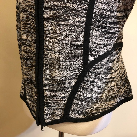 Curio New York Size Medium Classy Chic Sweater - Picture 5 of 10